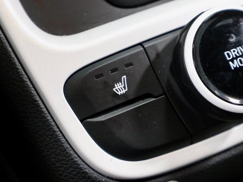 Certified 2023 Hyundai Venue Limited image 5