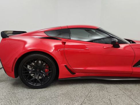 Used 2015 Chevrolet Corvette Z06 w/ Chrome Badge Package RWD image 26