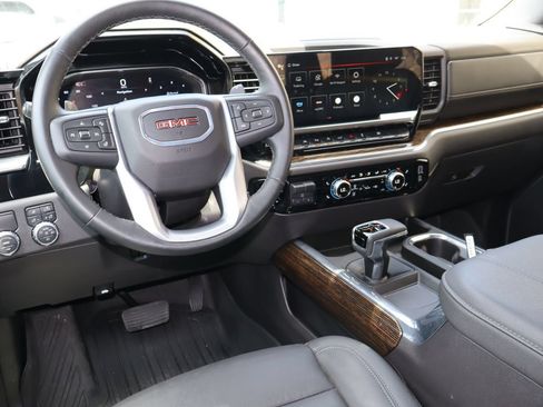 Used 2024 GMC Sierra 1500 Elevation w/ Elevation Premium Package RWD image 4