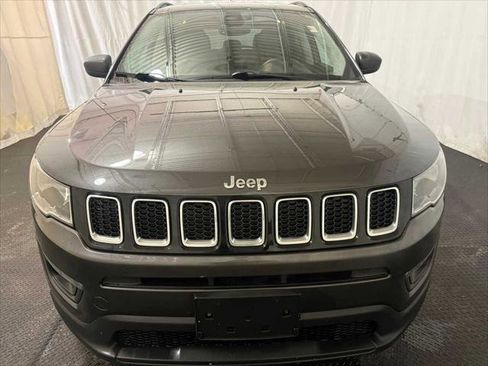Certified 2017 Jeep Compass Latitude w/ Popular Equipment Group image 3