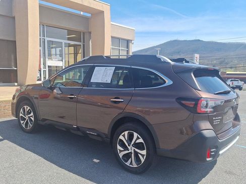 Used 2020 Subaru Outback Touring XT AWD/4WD image 5