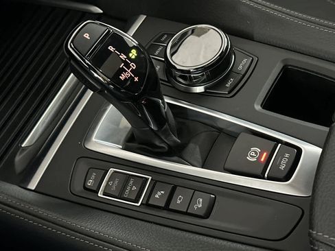 Used 2019 BMW X6 xDrive50i w/ M Sport Package image 22