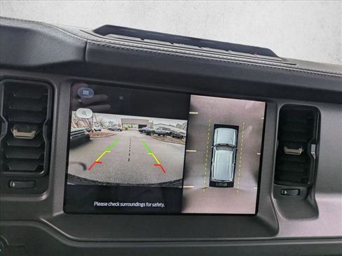 New 2025 Ford Bronco Badlands image 14