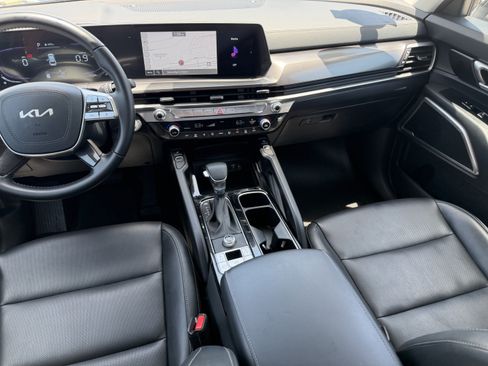 Certified 2025 Kia Telluride S FWD image 16