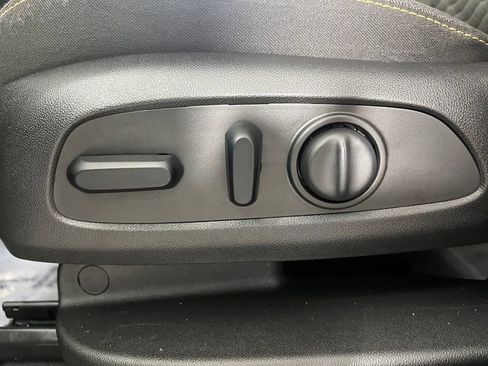 Certified 2020 Chevrolet Equinox LT FWD image 21