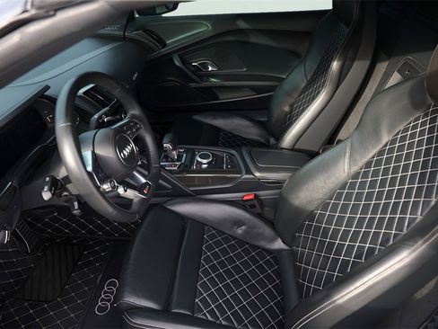 Used 2018 Audi R8 V10 plus image 13