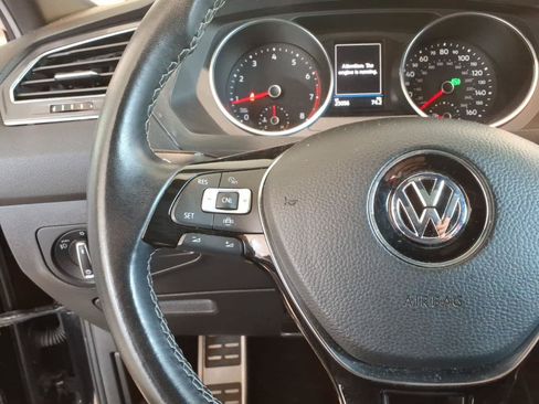 Used 2020 Volkswagen Tiguan SE R-Line w/ 3rd Row Seat Package AWD/4WD image 22