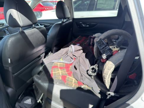 Used 2018 Nissan Rogue SL w/ Premium Package image 10