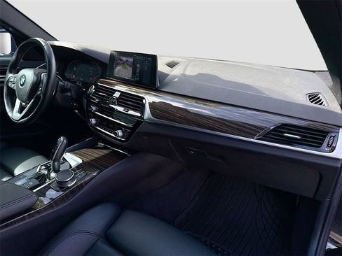 Used 2020 BMW 530i image 32