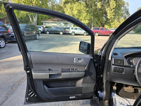 Used 2004 Mitsubishi Endeavor XLS image 12