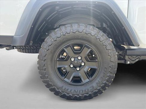 Used 2023 Jeep Gladiator Mojave w/ Cold Weather Group AWD/4WD image 25
