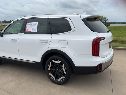 Used 2025 Kia Telluride S FWD image 7