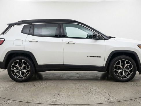 Used 2025 Jeep Compass Limited image 11