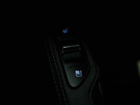 Used 2022 Kia Telluride SX w/ SX Prestige Package AWD/4WD image 22