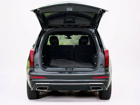 Certified 2024 Cadillac XT6 Premium Luxury w/ LPO, Floor Liner Package AWD/4WD image 15