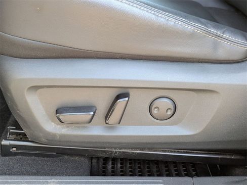 Certified 2022 Nissan Rogue SL w/ SL Premium Package image 17