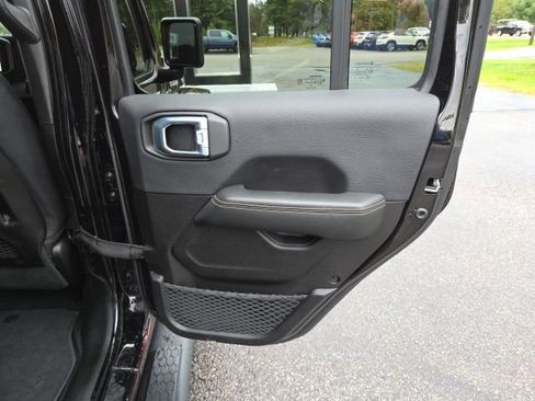 Used 2024 Jeep Wrangler Unlimited Sahara w/ Technology Group AWD/4WD image 58