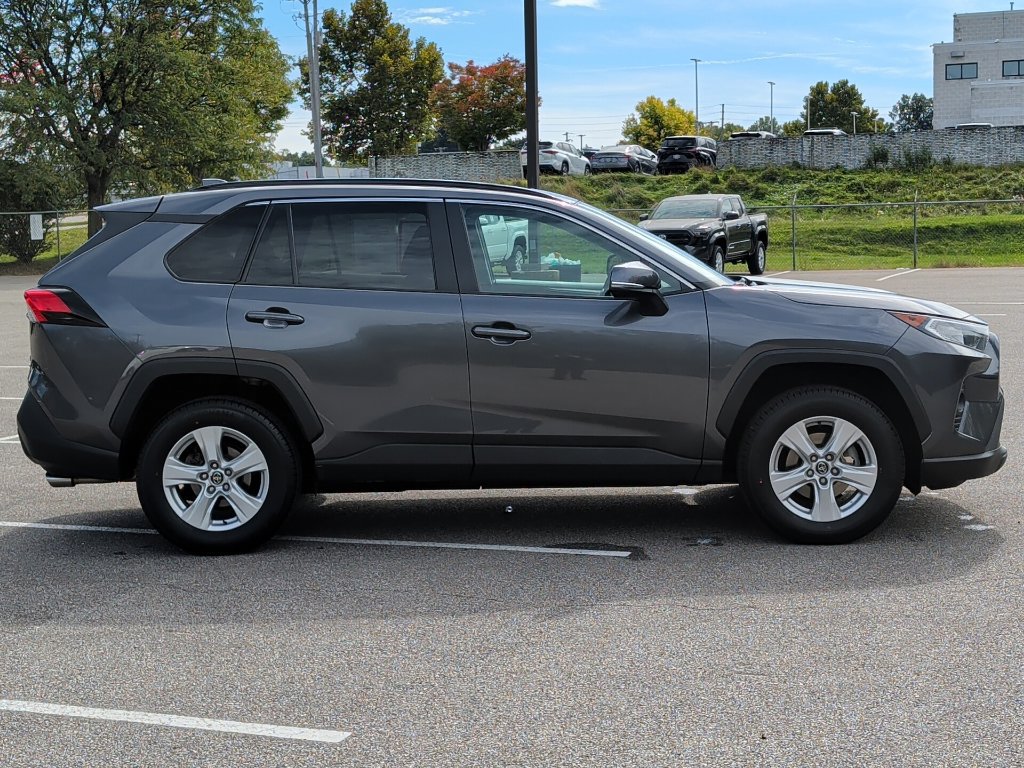 Certified 2021 Toyota RAV4 XLE w/ Convenience Package AWD/4WD image 10