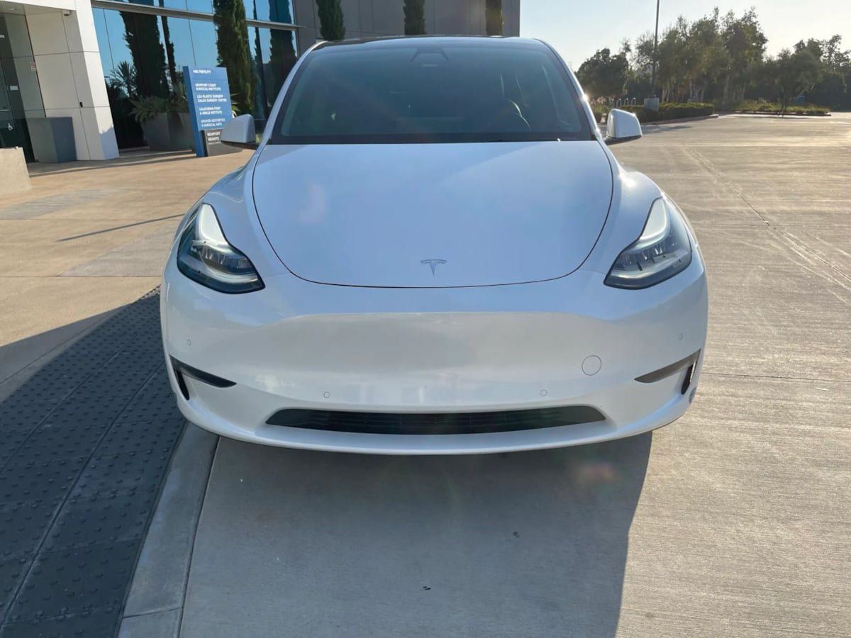 Used 2023 Tesla Model Y Long Range AWD/4WD image 2