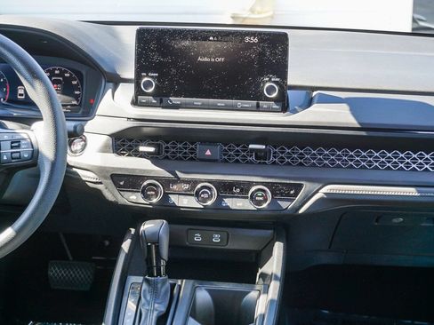 Used 2025 Honda Accord SE image 15