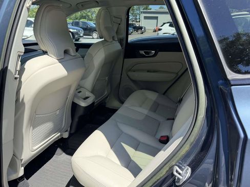 Used 2023 Volvo XC60 B5 Plus w/ Climate Package AWD/4WD image 6