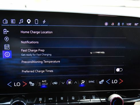 Used 2024 Chevrolet Blazer EV RS AWD/4WD image 31