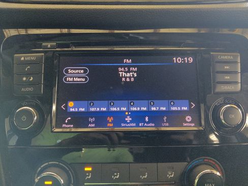 Used 2018 Nissan Rogue S FWD image 25