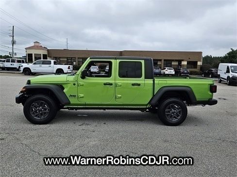 New 2025 Jeep Gladiator Sport image 4