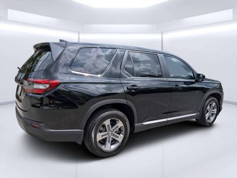 Used 2025 Honda Pilot EX-L image 3