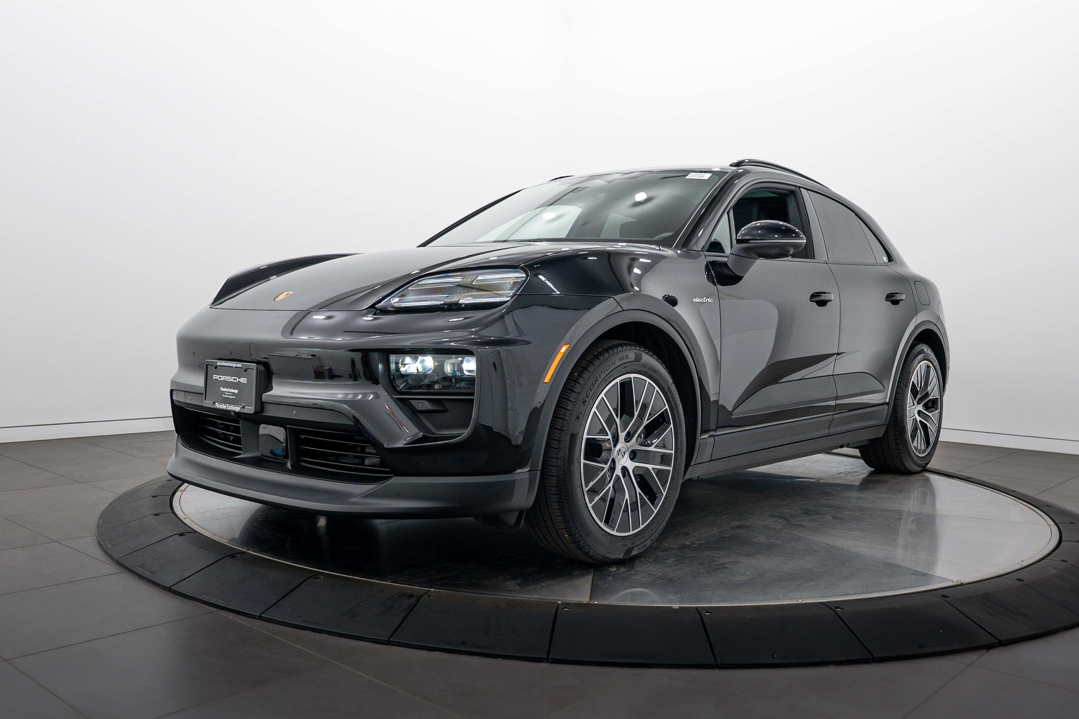 Certified 2026 Porsche Macan 4 Electric AWD/4WD image 1