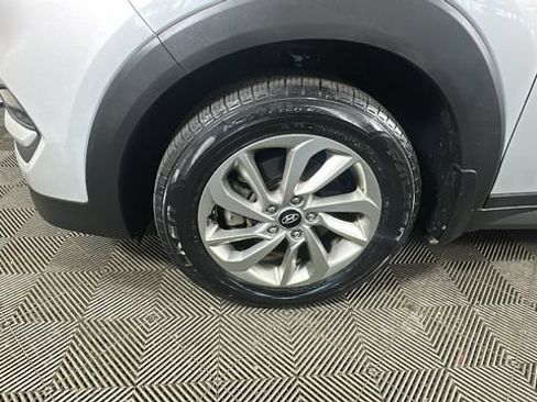 Used 2016 Hyundai Tucson SE w/ Option Group 02 AWD/4WD image 9