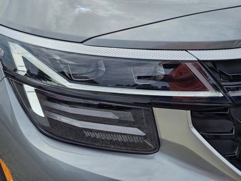 New 2026 Kia Seltos SX w/ SX Sunroof Package image 4