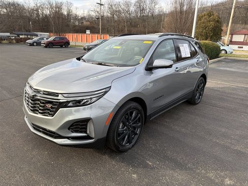 Used 2023 Chevrolet Equinox RS image 4