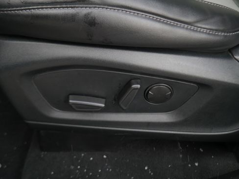 Used 2022 Ford Explorer XLT w/ Equipment Group 202A image 24