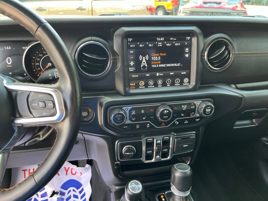 Used 2022 Jeep Gladiator Overland AWD/4WD image 9