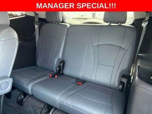 Used 2019 Buick Enclave Essence FWD image 11