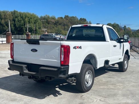 Used 2025 Ford F250 XLT w/ F-250 >10K GVWR Package image 3