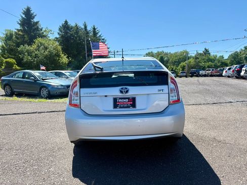 Used 2015 Toyota Prius Two FWD image 4