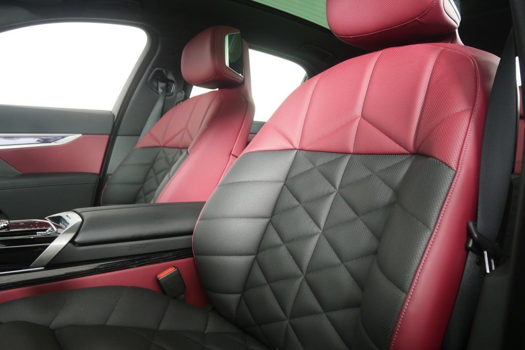 Certified 2026 BMW 740i RWD image 11