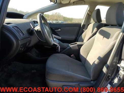 Used 2014 Toyota Prius Two image 8