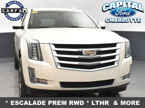 Used 2015 Cadillac Escalade Premium image 2