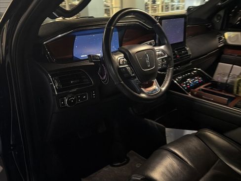 Used 2021 Lincoln Navigator Reserve w/ Luxury Package image 8