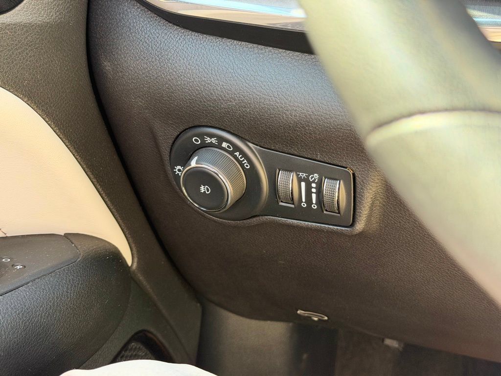 Used 2024 Jeep Compass Limited AWD/4WD image 19