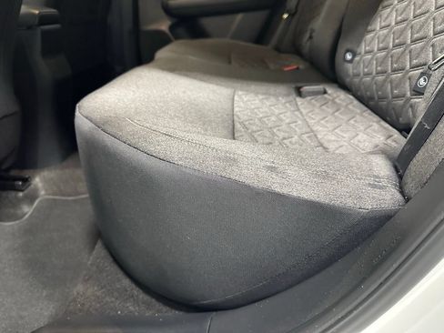 Used 2025 Nissan Kicks SV AWD/4WD image 38