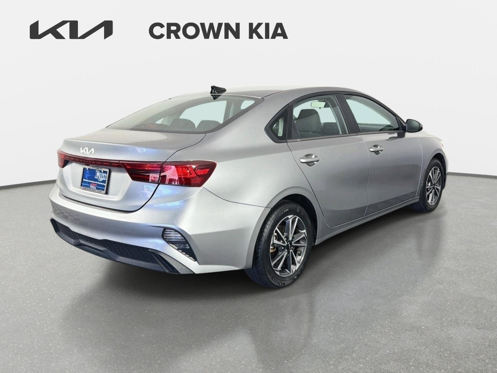 Used 2024 Kia Forte LXS w/ LXS Technology Package FWD image 5