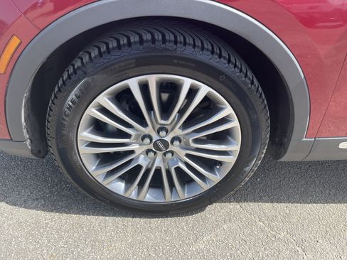 Used 2018 Lincoln MKX Reserve w/ Driver Assistance Package FWD image 11