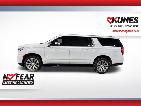 Used 2023 Chevrolet Suburban Premier image 8