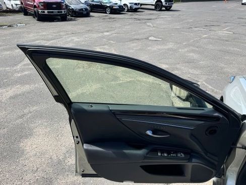 Used 2019 Lexus ES 300h w/ Premium Package FWD image 10