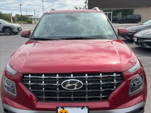 Used 2024 Hyundai Venue SEL FWD image 7
