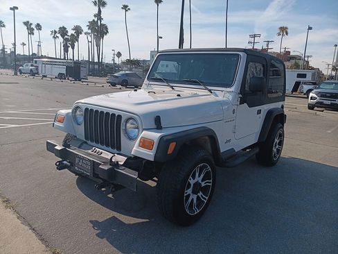 Used 2004 Jeep Wrangler 4WD image 3